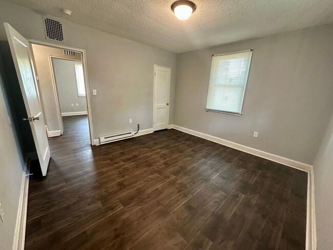 Photo - 652 Miller Rd Unit 652 B