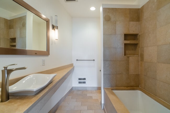 Master Bath - 2731 Boylston Ave E