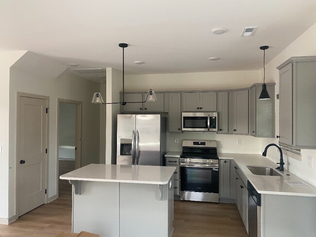 Photo - 313 W Broad St