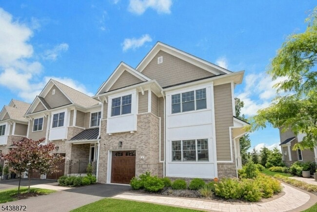 Building Photo - 4 Dirlam Dr