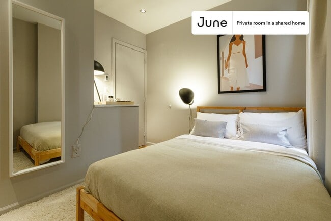 Room in Shared 4 bed/1 bath home in Upper West Side