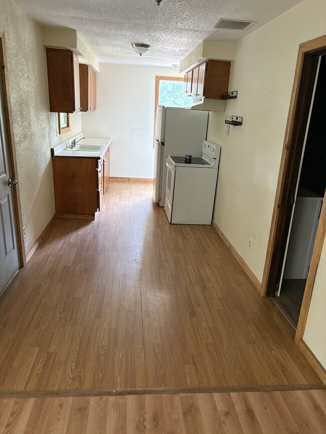 Photo - N5607 Buelow Rd Apartments Unit B