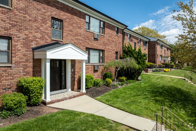 Highland Manor Apartments
