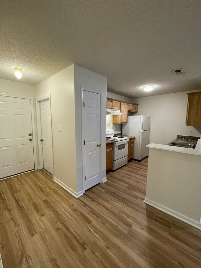 111 Jerrett Ln