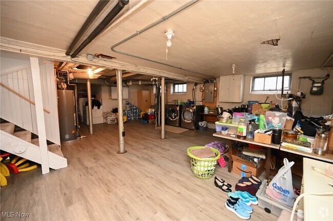 Building Photo - 10804 Penfield Ave Rental