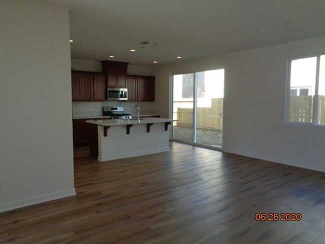 Photo - 519 Datura Dr