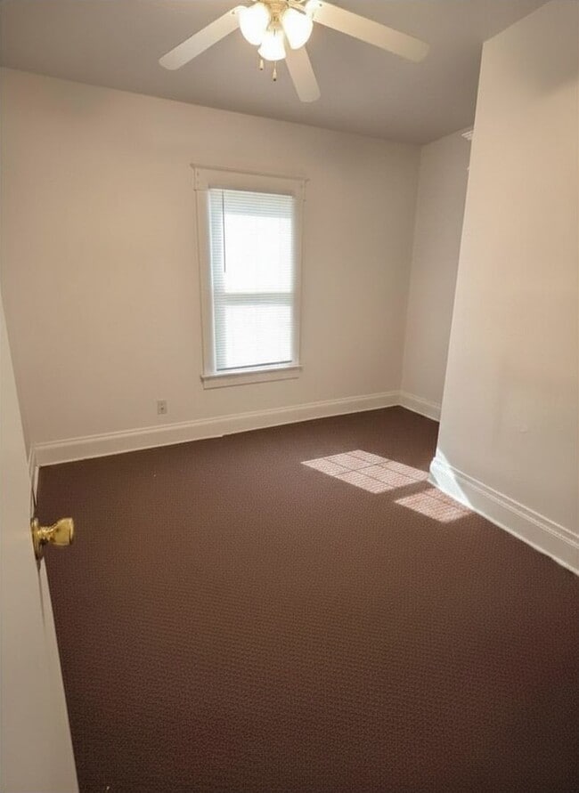 Photo - Spacious 3 bedroom, 1 bathroom House