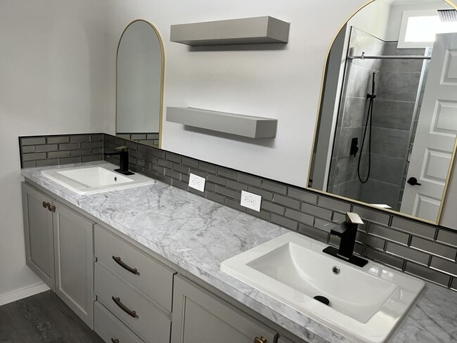 Photo - 7969 Yukon Trl