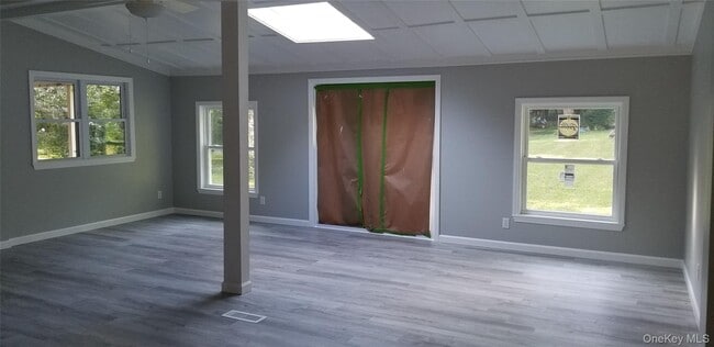 Photo - 542 W Broadway