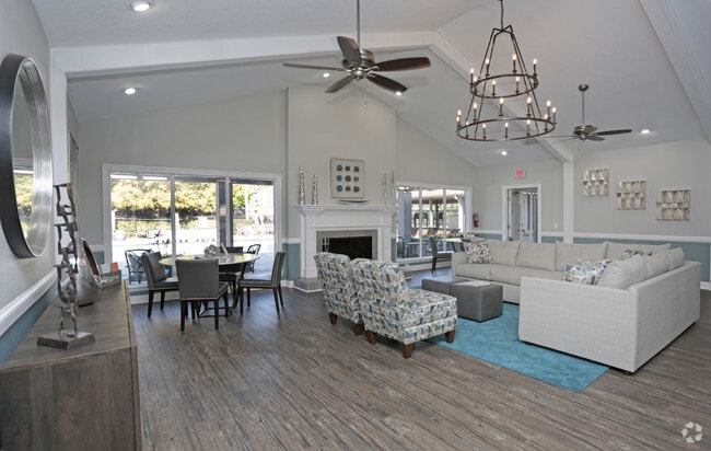 The Paddock Club Mandarin Apartments For Rent in