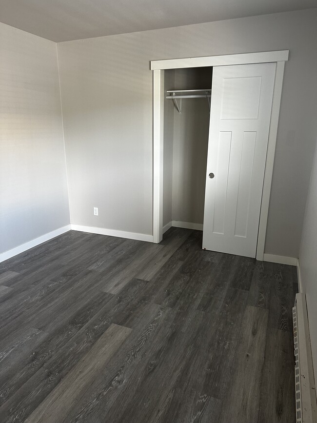 Bedroom/Closet - 3519 S 56th St Unit A