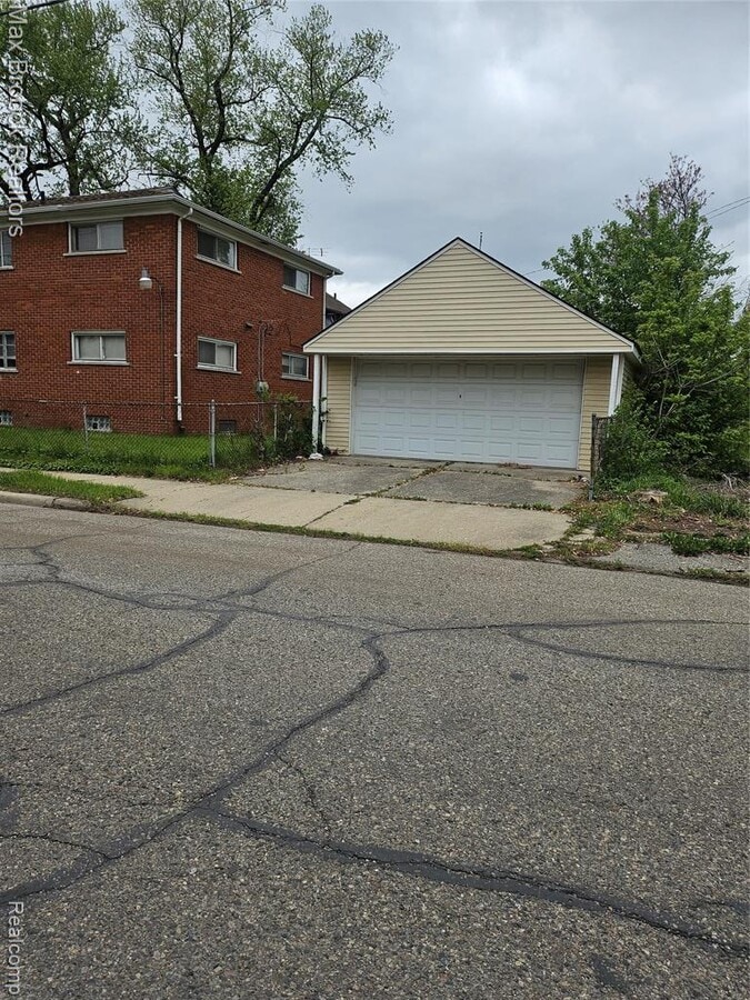 Photo - 404 West St