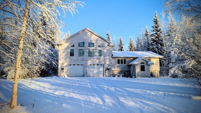 Building Photo - 3580 Wildwood Dr