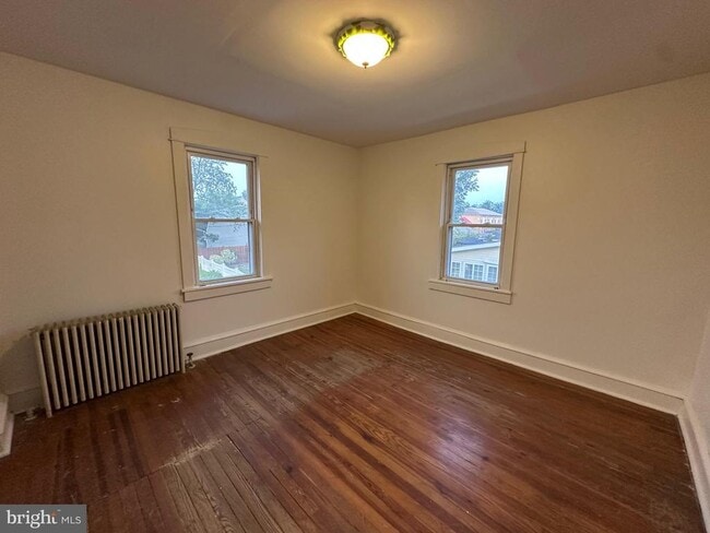 Photo - 211 Newton Ave