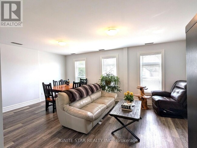Photo - 106 West Avenue N