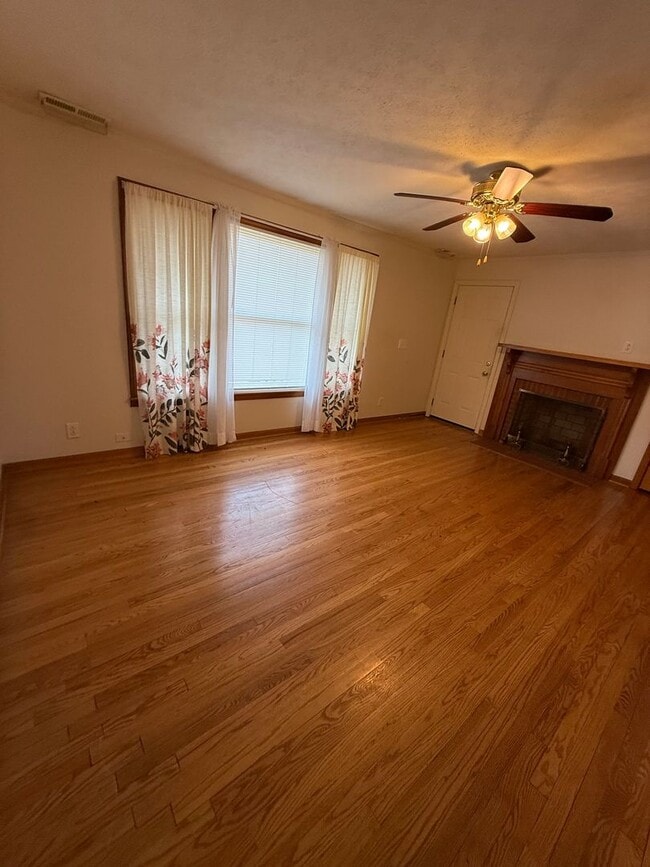 Photo - Charming 2 Bed, 1 Bath Triplex Unit 109B