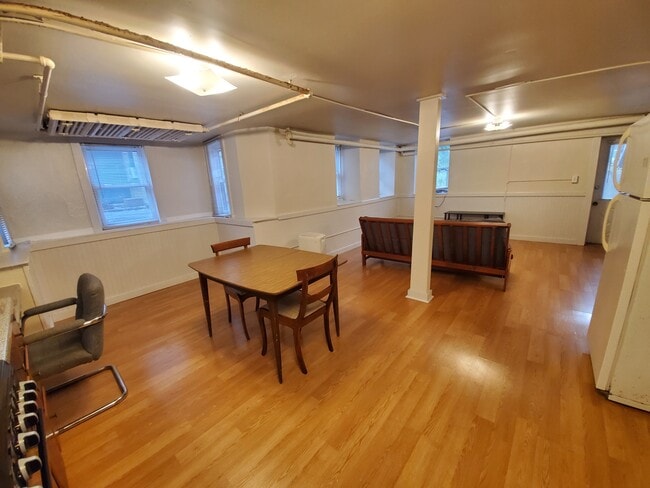 Photo - 105-107 N Quarry St Unidad 105-1