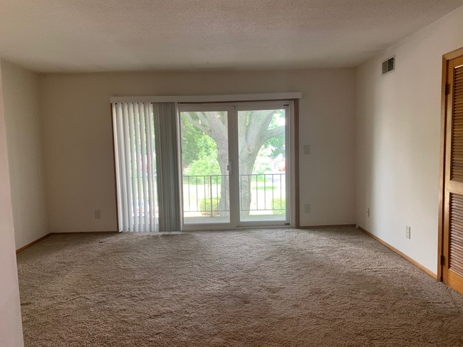 Cedar Crossing Apartments