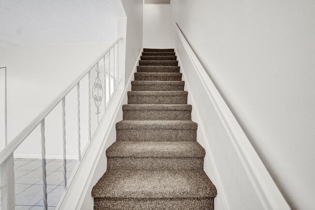 Photo - 3 BR / 3 BA + Patio + Parking AVAIL 8/1