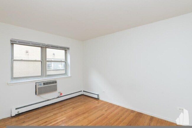 Building Photo - 0 bedroom in Chicago IL 60626 Unit 575