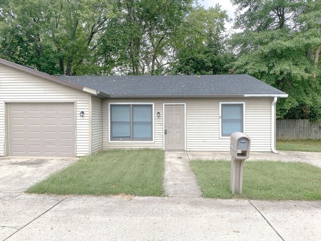 Building Photo - 2 bedroom 1 bath