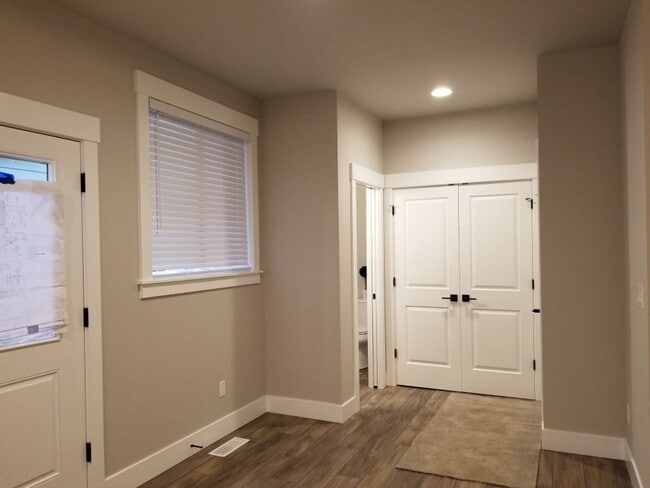 Photo - Mill Park Home - 3 bdrm, 2.5 bths, 1592 sq. ft.