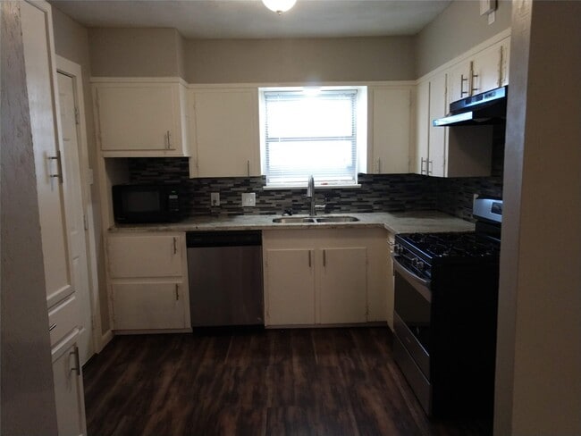 Photo - 2830 7th Ave N