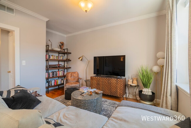 Photo - 2209 N Drake-1 Unidad 1