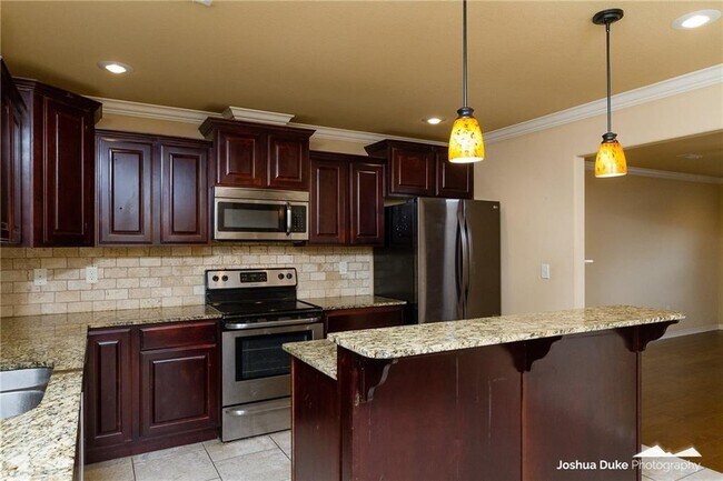 Photo - 2657 N Valencia Ave