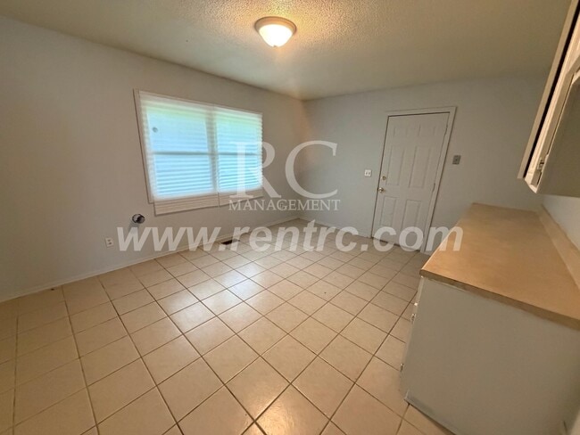 Photo - 803 Skyline-