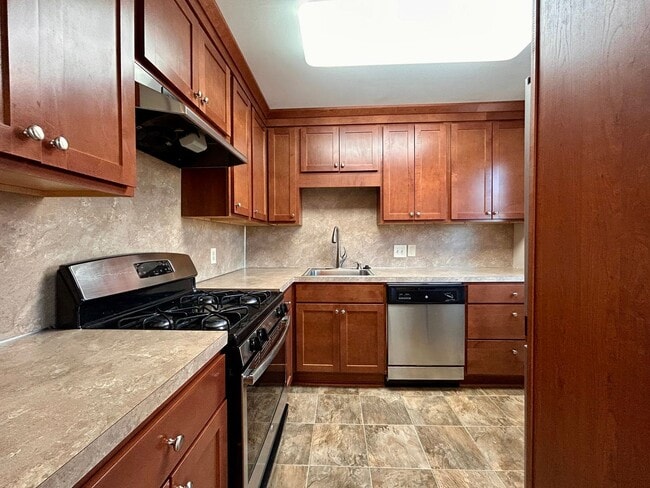 Photo - Cresent NE Apartments Unit #4