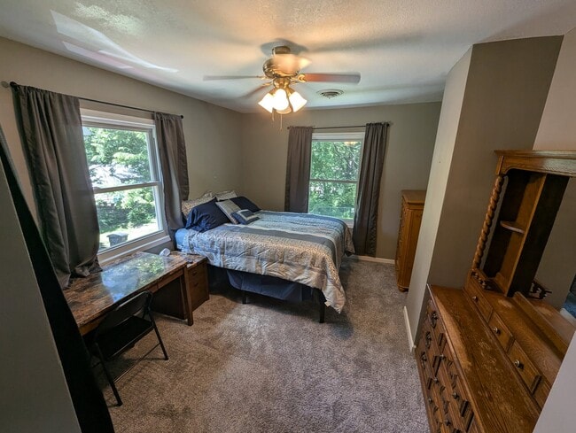 Photo - 1303 College Ave