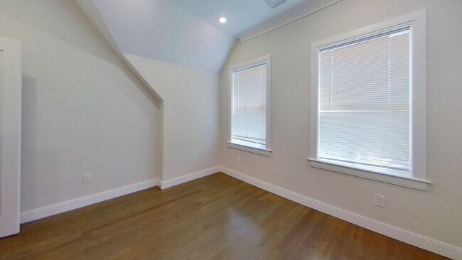 Photo - 79 Linden St Unit 1