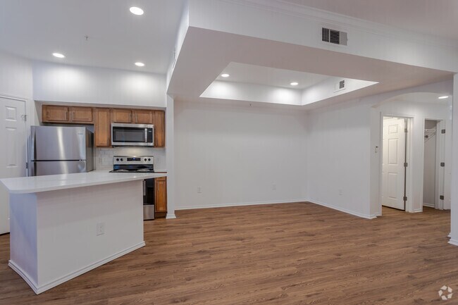 2BR, 2BA - 1484SF TH - Dining Area