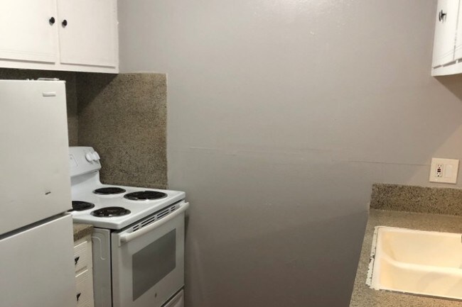 Photo - Cranbrook Court Apartments