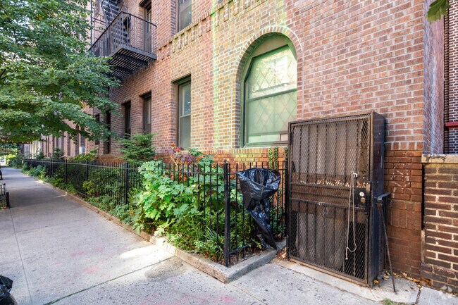 Photo - 80 Winthrop St