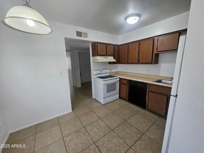 Building Photo - 2801 E Monte Cristo Ave Unit 101