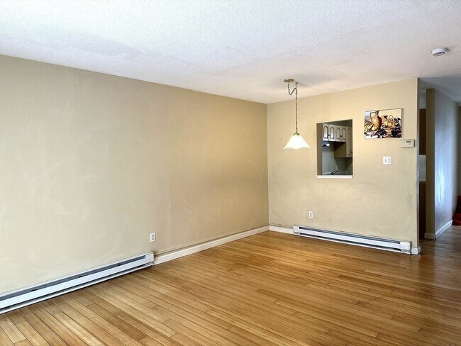 Photo - 4 Village Brook Ln