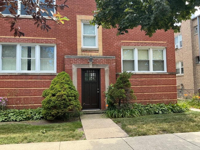 Front Exterior - 2553 W Summerdale Ave