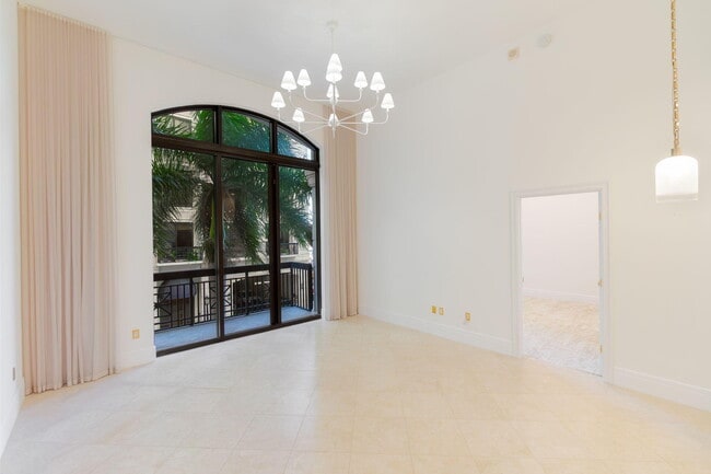 Photo - 701 S Olive Ave Unidad 206