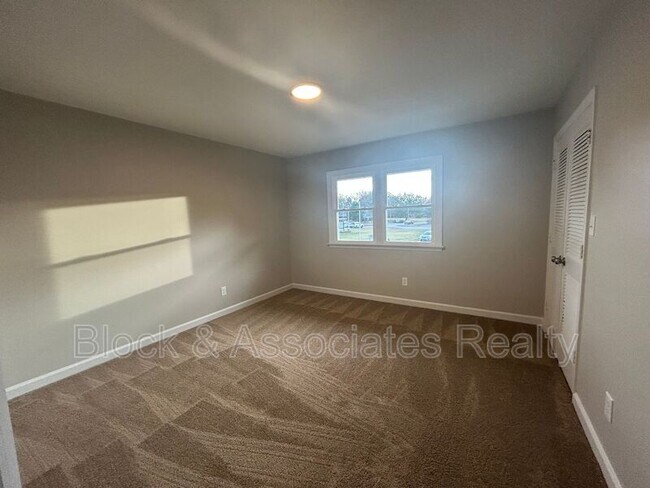 Photo - 512 S Cherry St