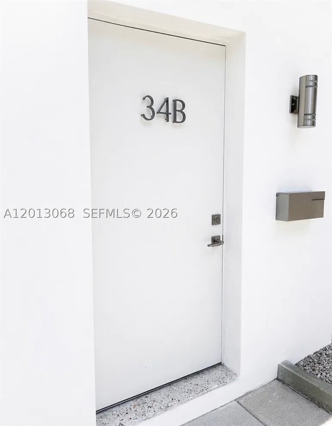 34 SE 1st St