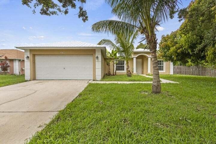 Photo - 2134 SW Savage Blvd