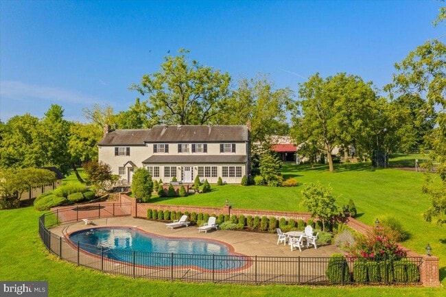 1315 Pineville Rd