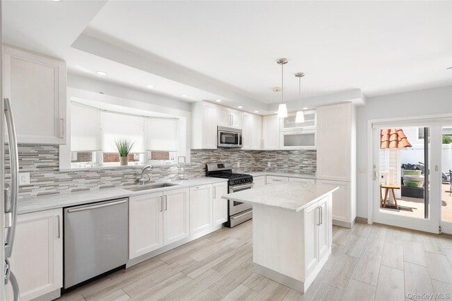 Photo - 1-91 B 140 St