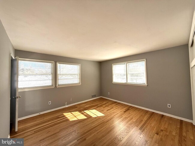 Photo - 9120 Peabody St