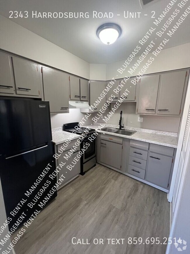 Building Photo - Beautiful, Spacious One Bedroom in an A Lo... Unit 2 Rental