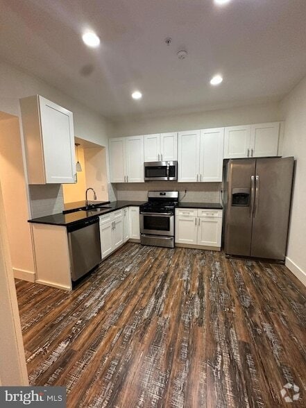 Building Photo - 2206 N Front St Unit 2E Rental