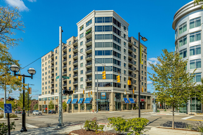 Building Photo - 111 N Ashley St Unit 401 Rental