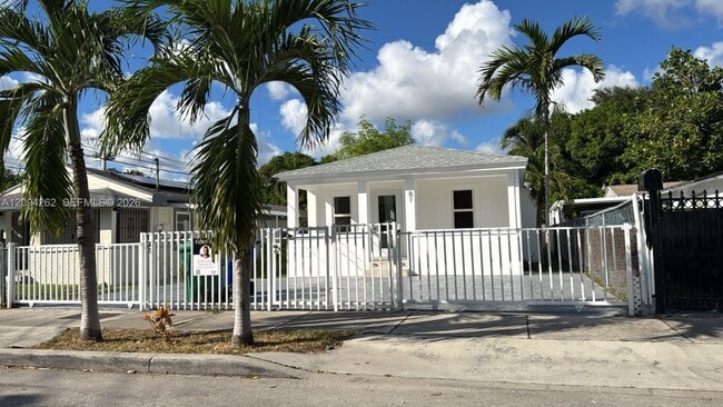 81 NW 44th St Unit 1
